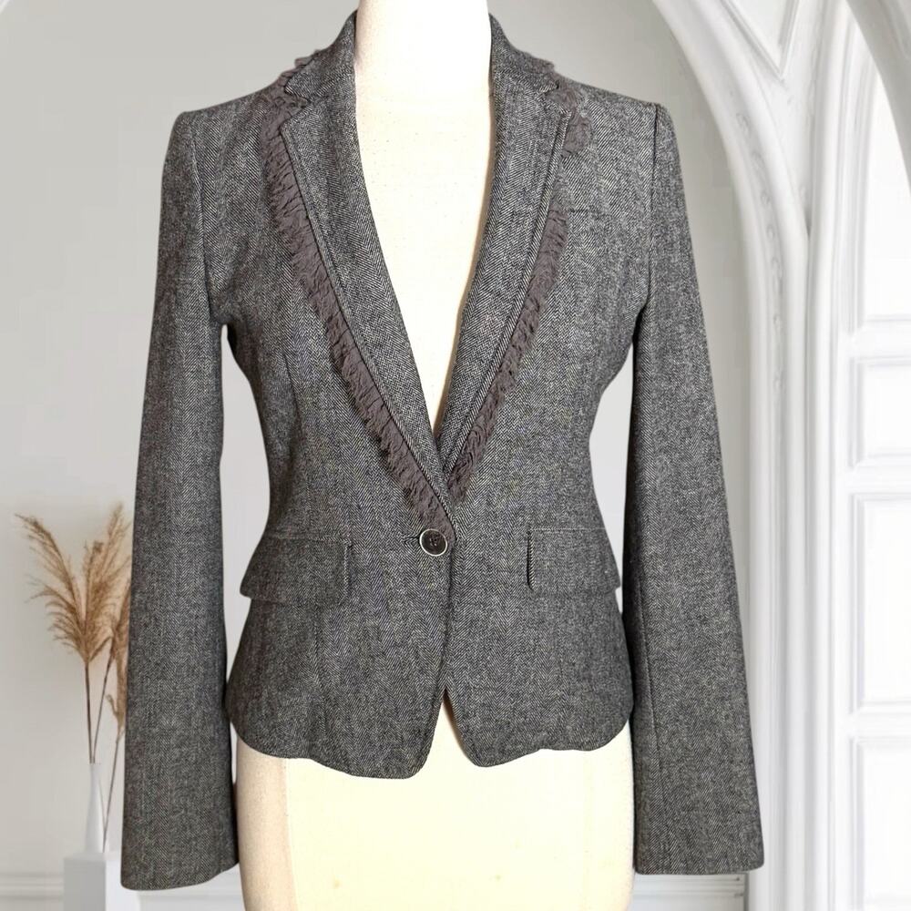 Banana Republic Herringbone Wool Blend Blazer Jacket Ruffle Trim Grey Sz 4 Short
